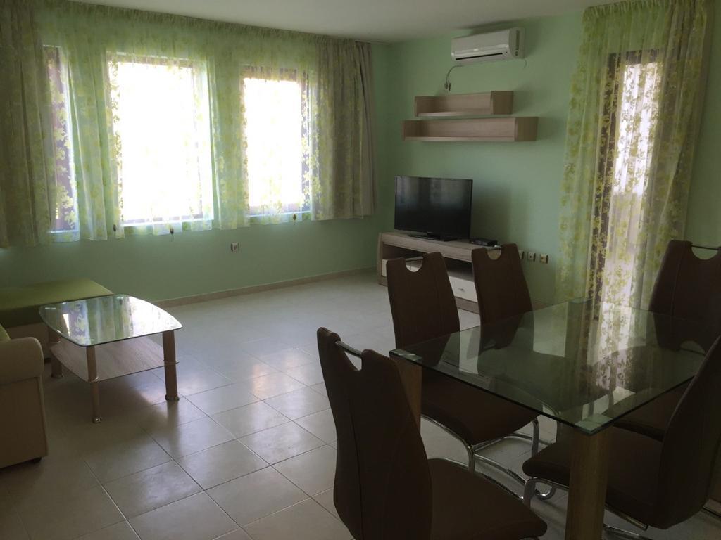 Apartments In Complex Chateau Nessebar Sveti Vlas Luaran gambar