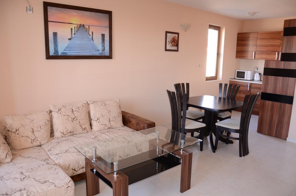 Apartments In Complex Chateau Nessebar Sveti Vlas Luaran gambar