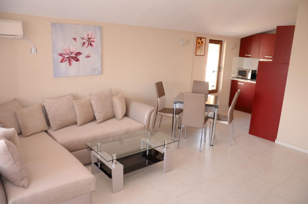 Apartments In Complex Chateau Nessebar Sveti Vlas Luaran gambar